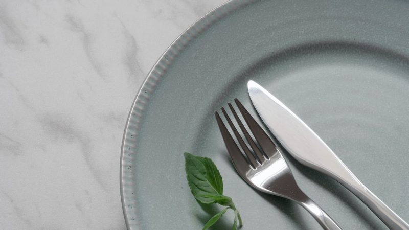 Couteau Et Fourchette: L’Art de la Table à la Française