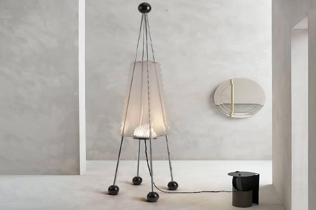 Lampe de sol en forme de tente: un éclairage original