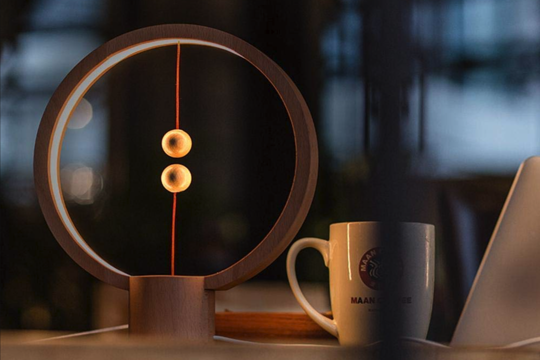 Lampe de table magnétique en forme de haricot rond
