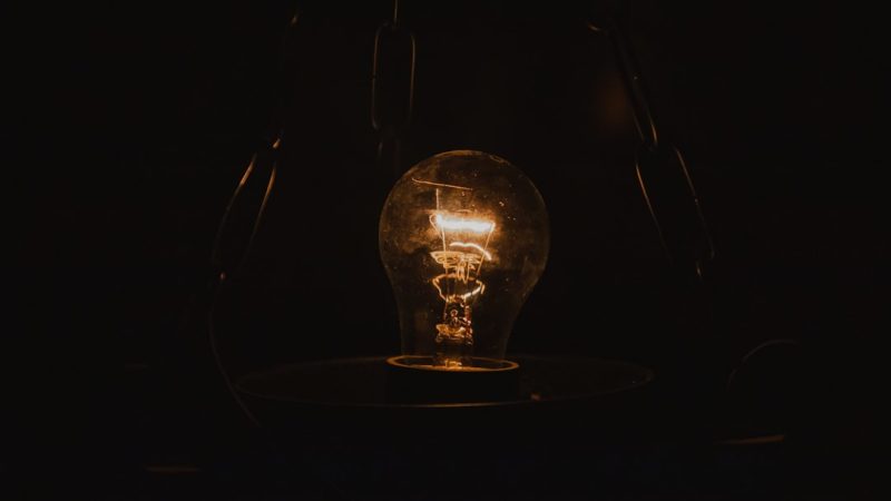 Lampe de lecture murale pivotante ajustable