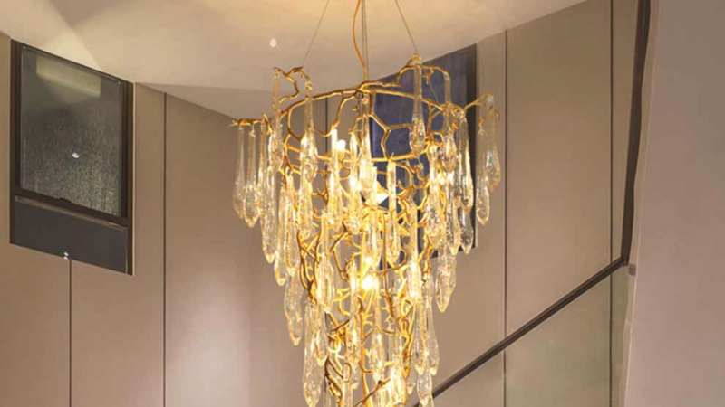 Luminaire de luxe: Lustre champagne en cristal de branche