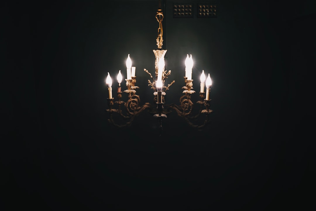 Luminaire de luxe: Lustre champagne en cristal de branche