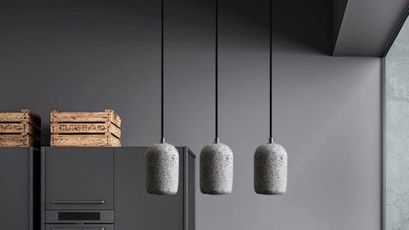 Lampe suspendue industrielle en béton pour îlot de cuisine modernisé